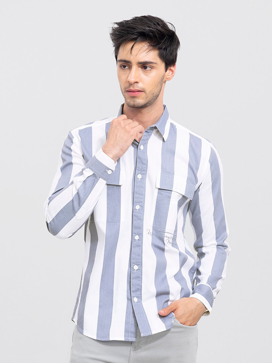 

Snitch Men Blue & White Slim Fit Striped Cotton Casual Shirt