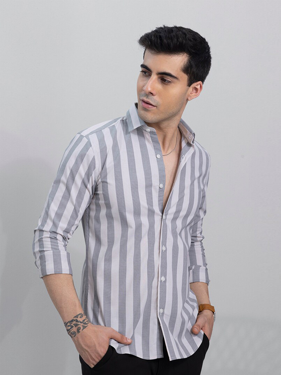 

Snitch Men White & Grey Slim Fit Striped Cotton Casual Shirt