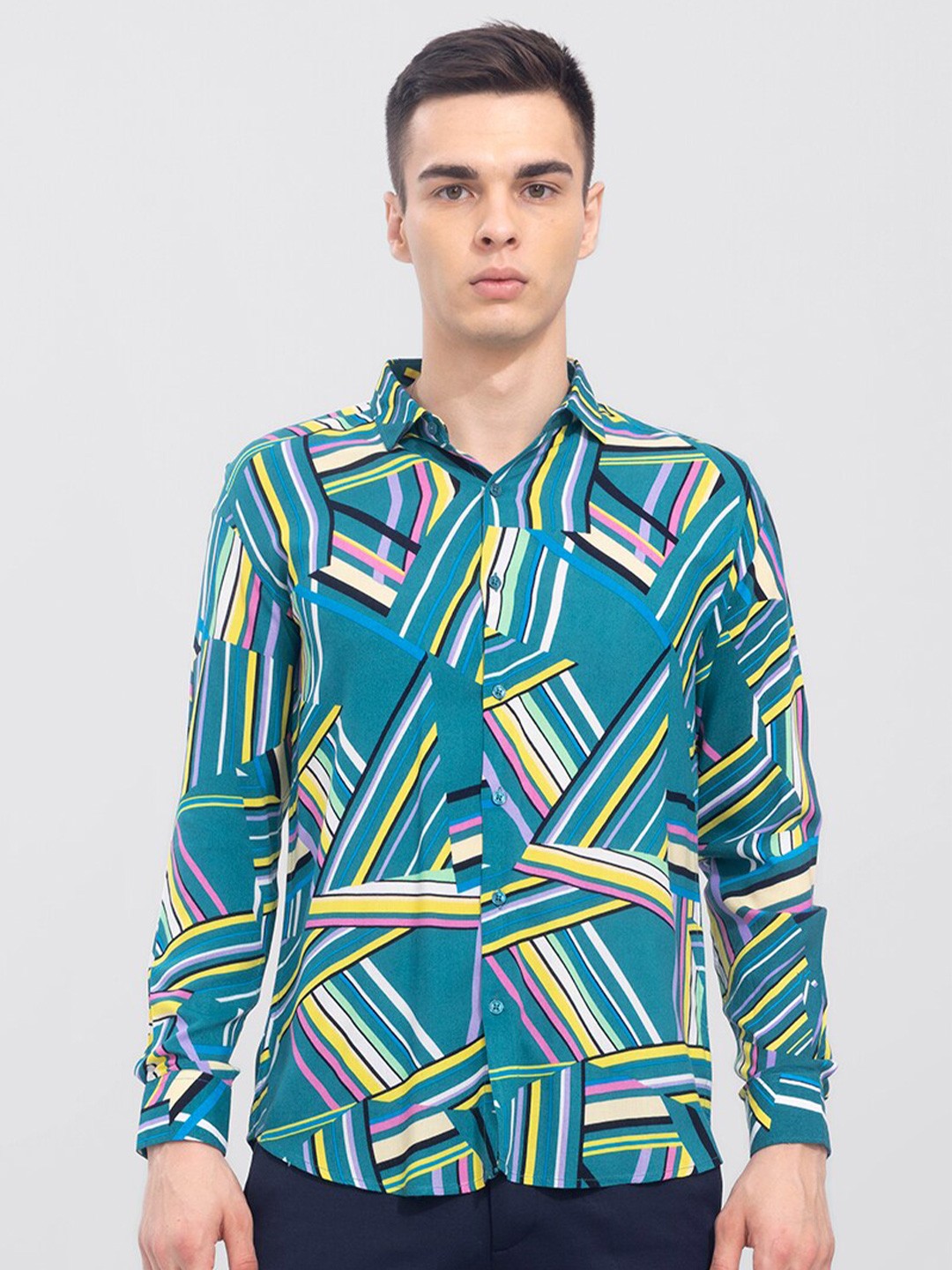 

Snitch Men Slim Fit Printed Casual Shirt, Green