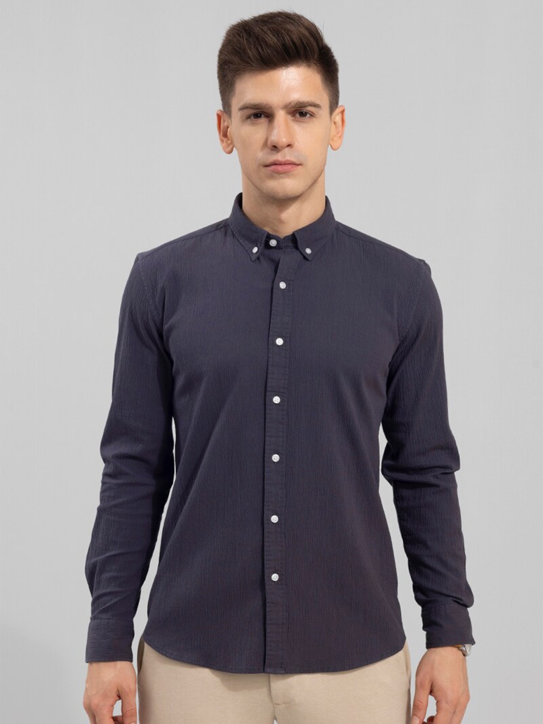 

Snitch Men Grey Slim Fit Casual Cotton Shirt