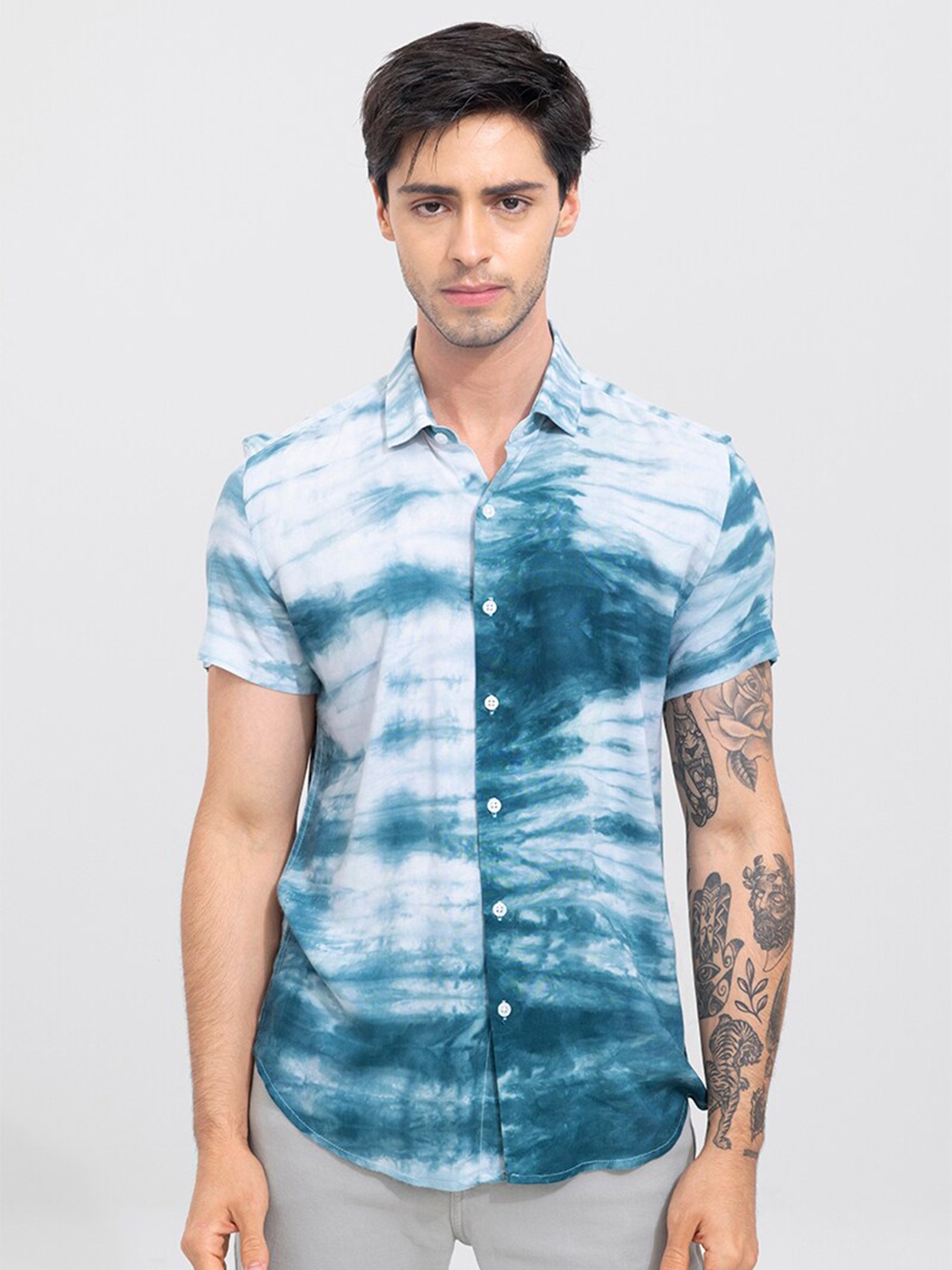 

Snitch Men Slim Fit Printed Casual Shirt, Green