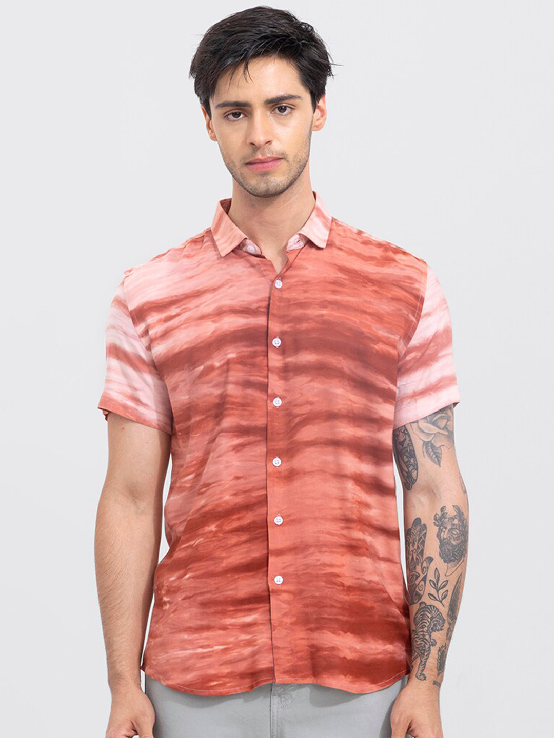 

Snitch Men Slim Fit Printed Casual Shirt, Red