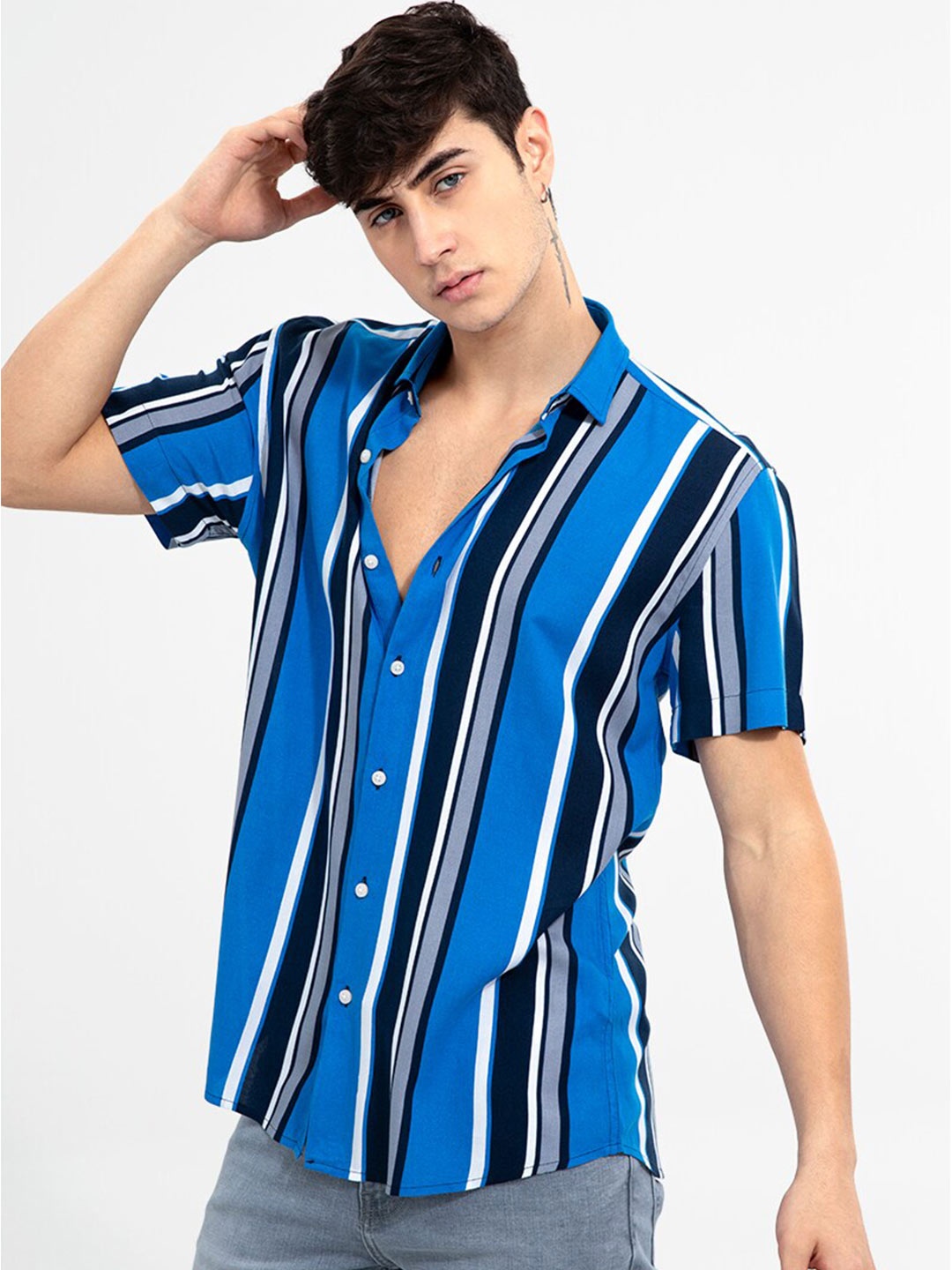 

Snitch Men Black Slim Fit Striped Casual Shirt