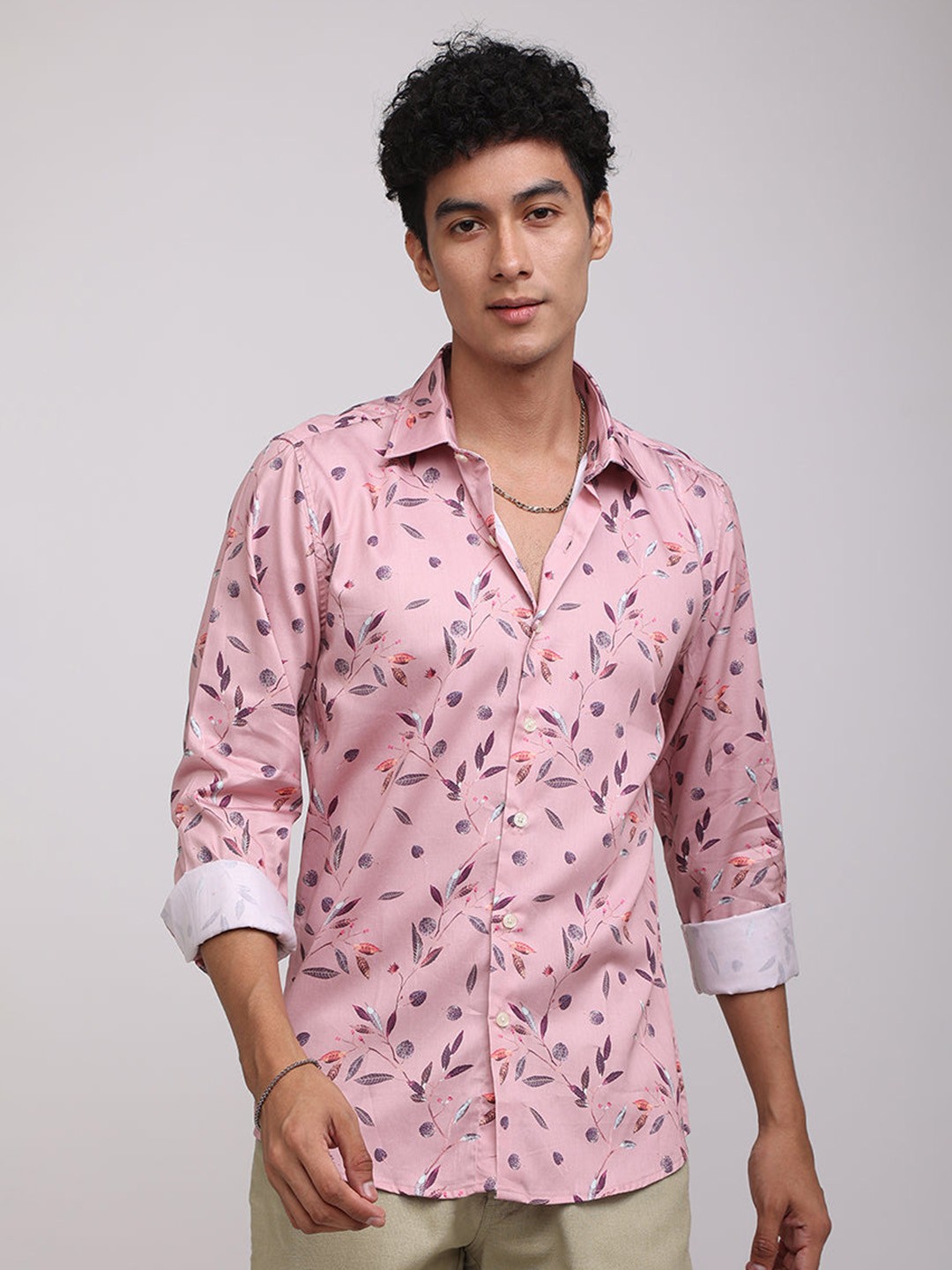

Snitch Men Pink Slim Fit Floral Printed Cotton Casual Shirt