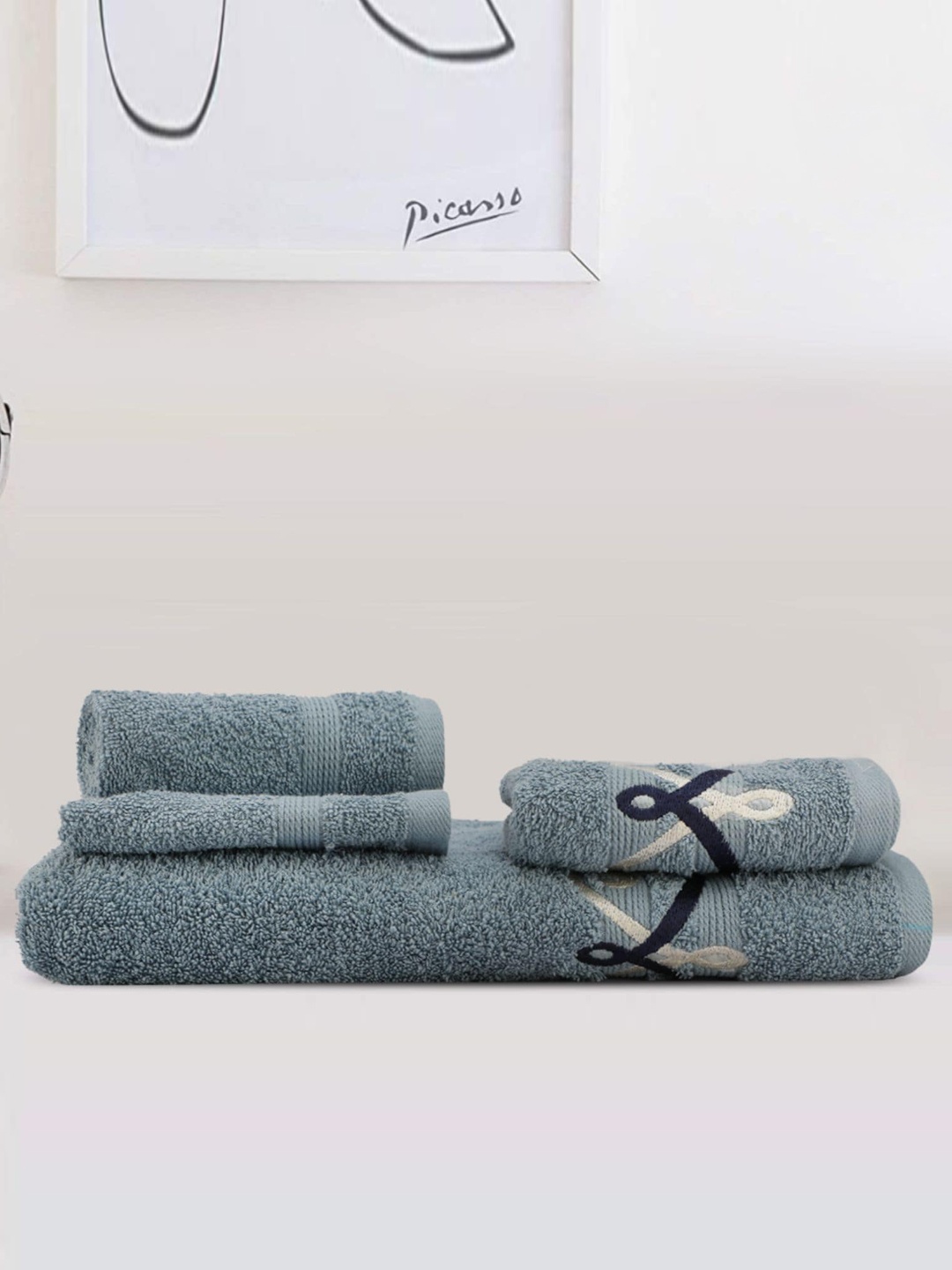 

LUSH & BEYOND Set Of 4 Blue 500 GSM Pure Cotton Towel Set