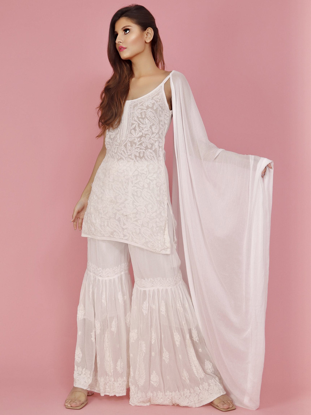 

LABEL AISHWARYRIKA Women White Ethnic Motifs Embroidered Chikankari Georgette Kurta