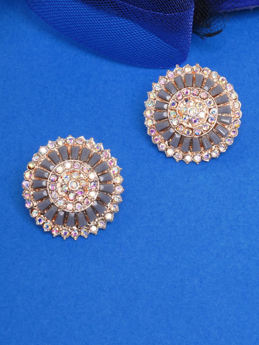 

DIVA WALK Contemporary Studs Earrings, Grey