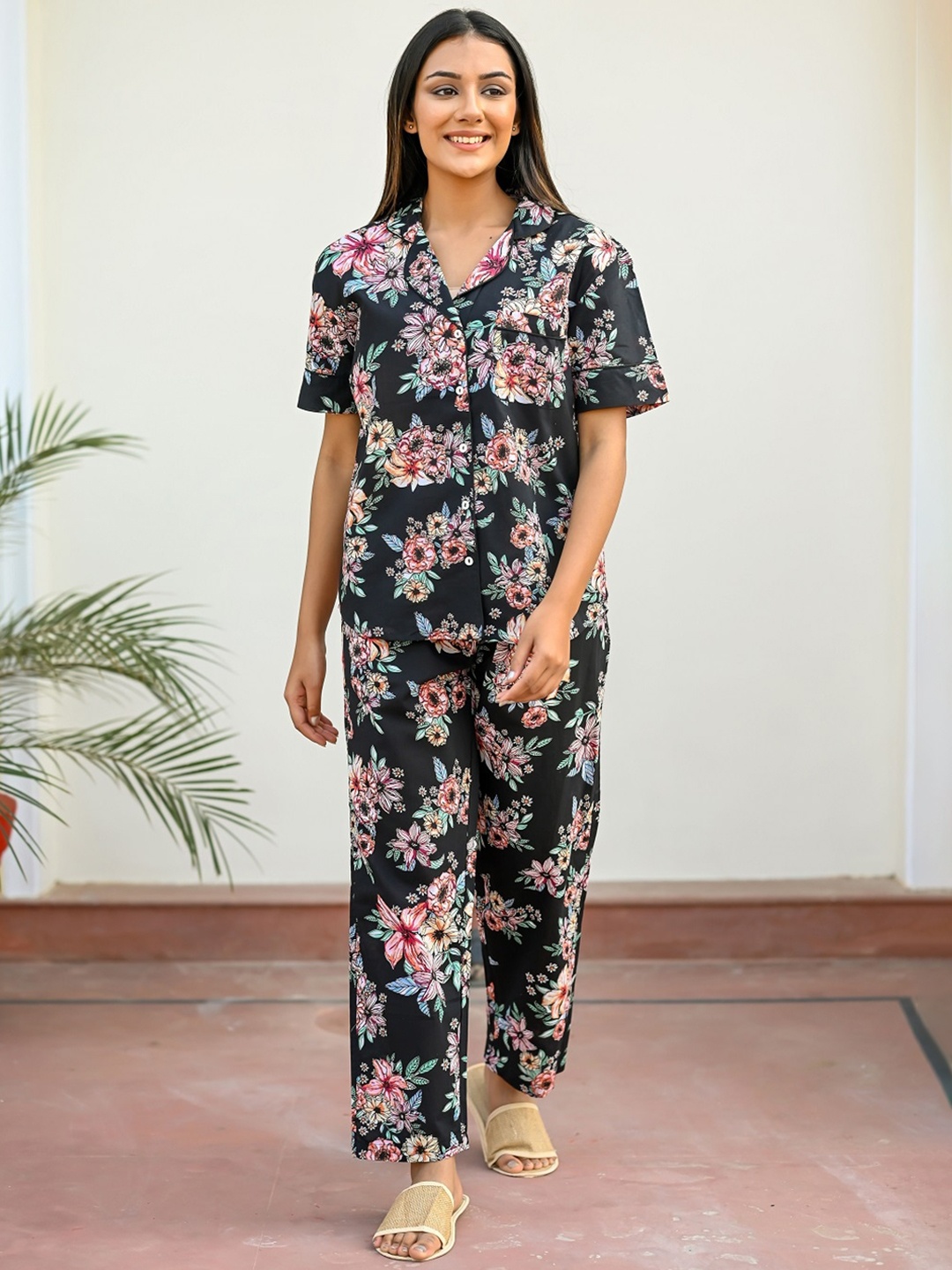 

SANSKRUTIHOMES Women Black & Pink Printed Pure Cotton Night suit