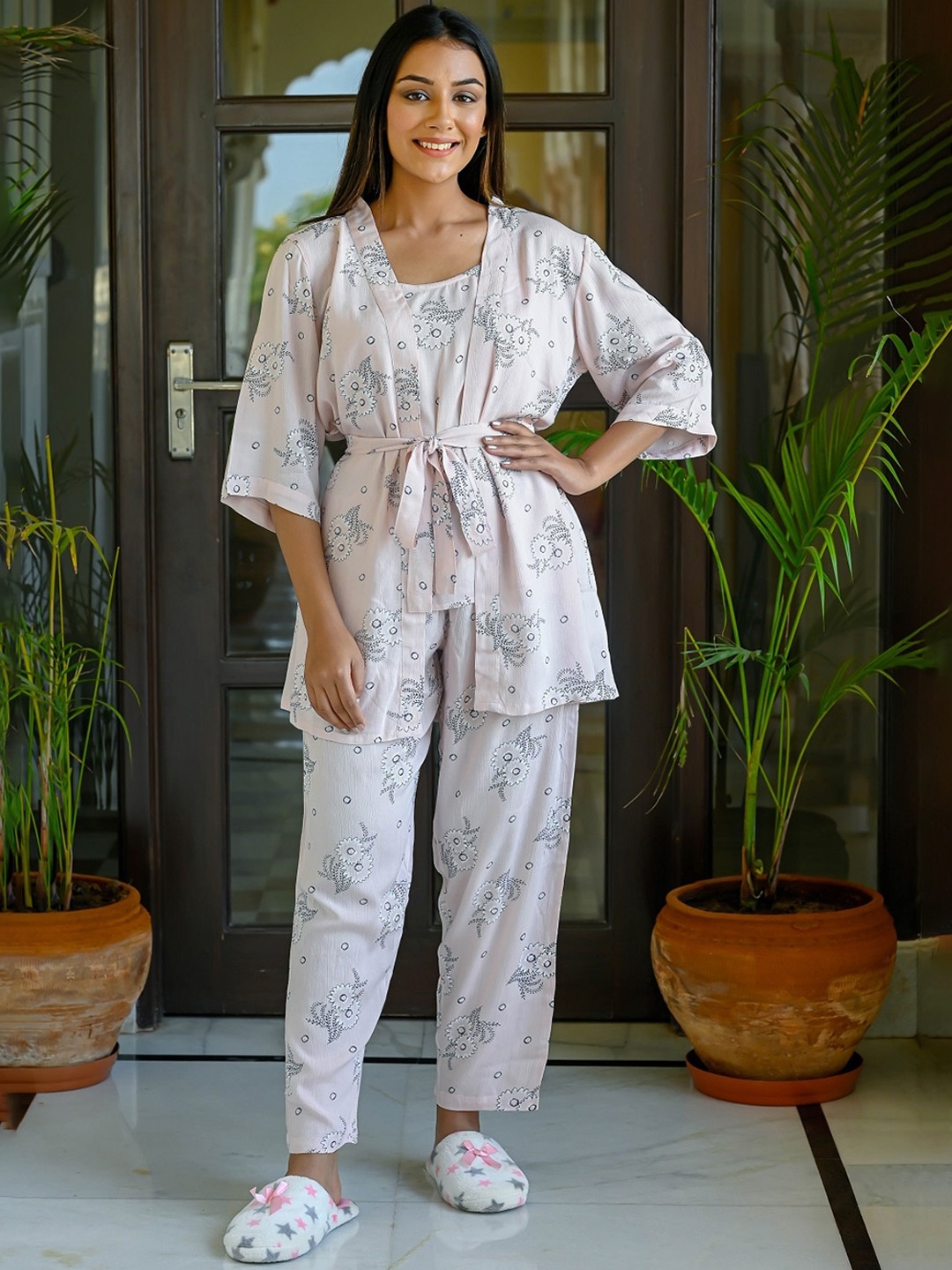 

SANSKRUTIHOMES Women Peach-Coloured & White Printed Night suit