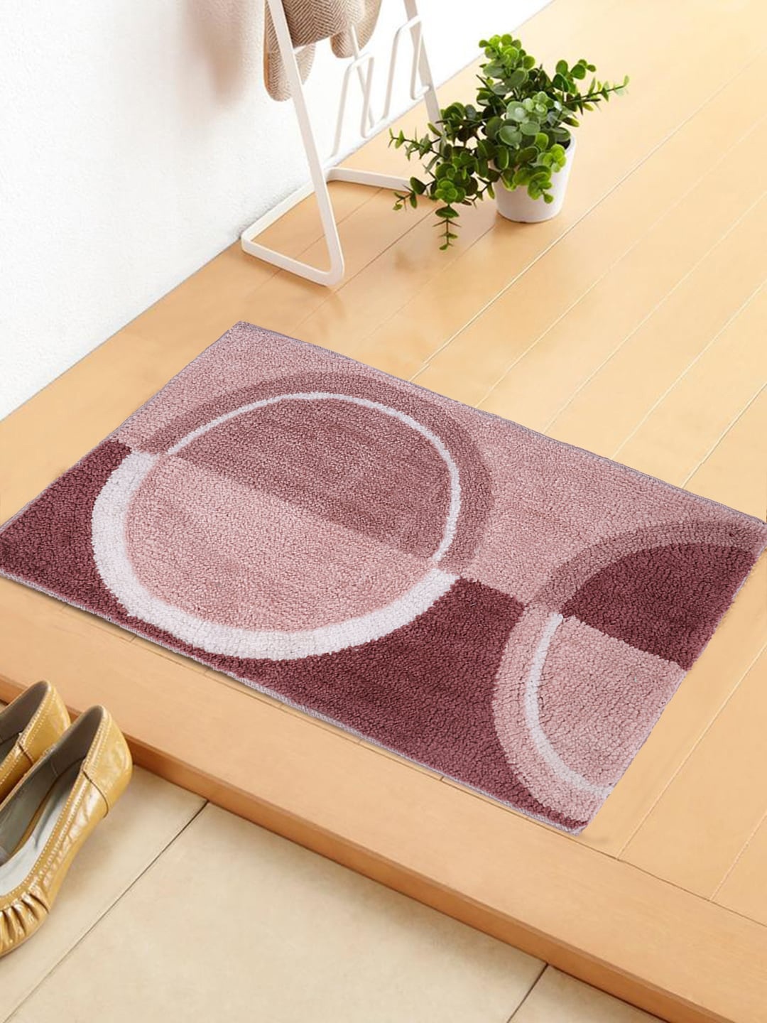 

KRAVIKA Pink Printed Bath Cotton Anti-Skid Bath Rugs