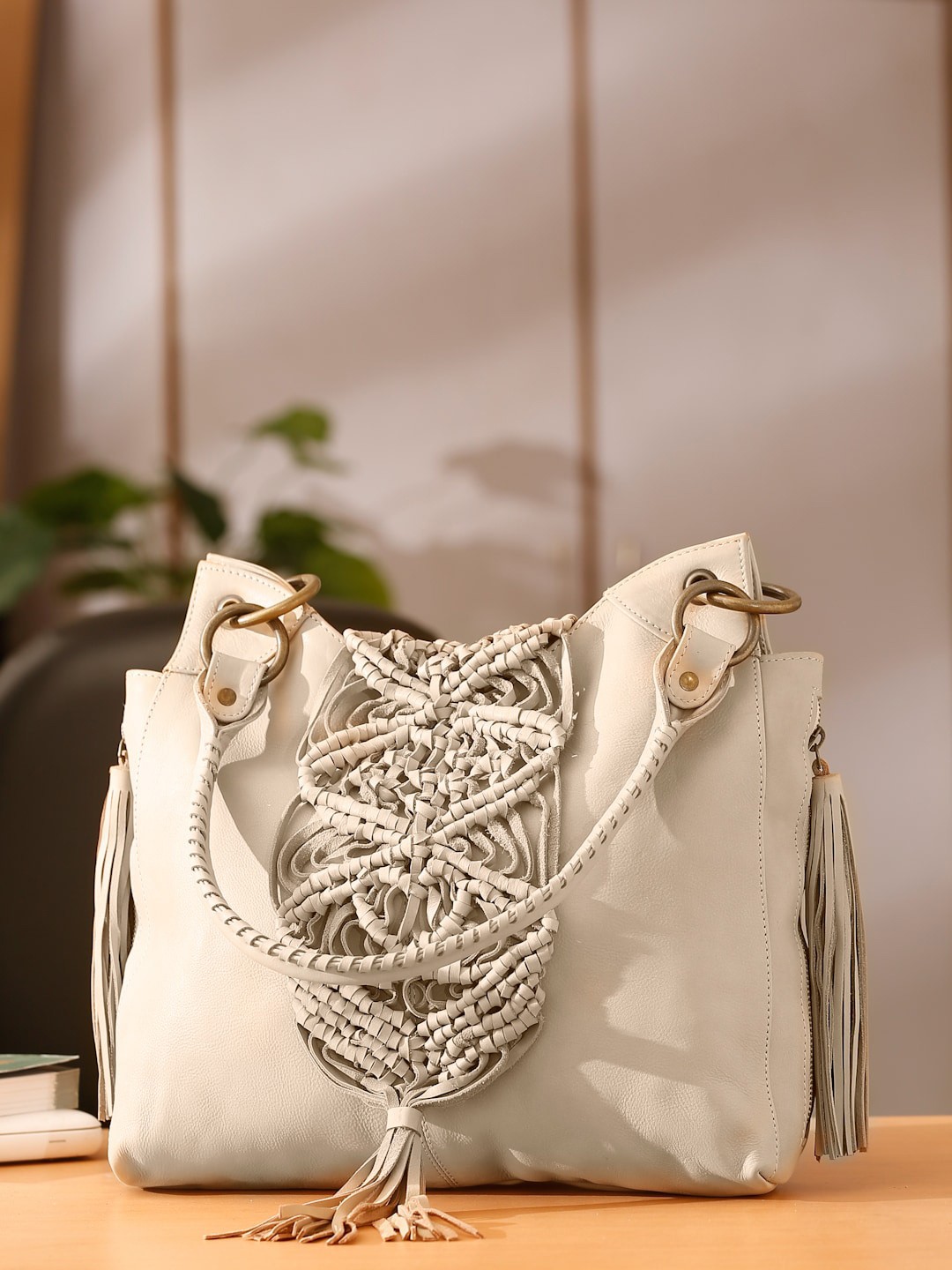 

Suvaska White Leather Oversized Bucket Hobo Bag with Tasselled