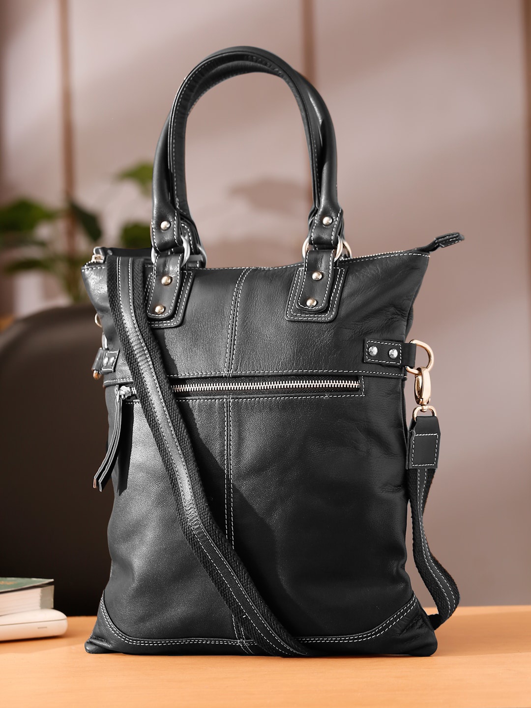 

Suvaska Black Leather Oversized Structured Hobo Bag with Quilted