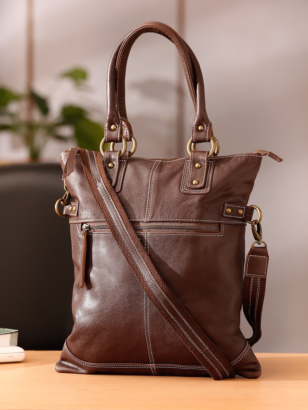 

Suvaska Coffee Brown Leather Bucket Handheld Bag