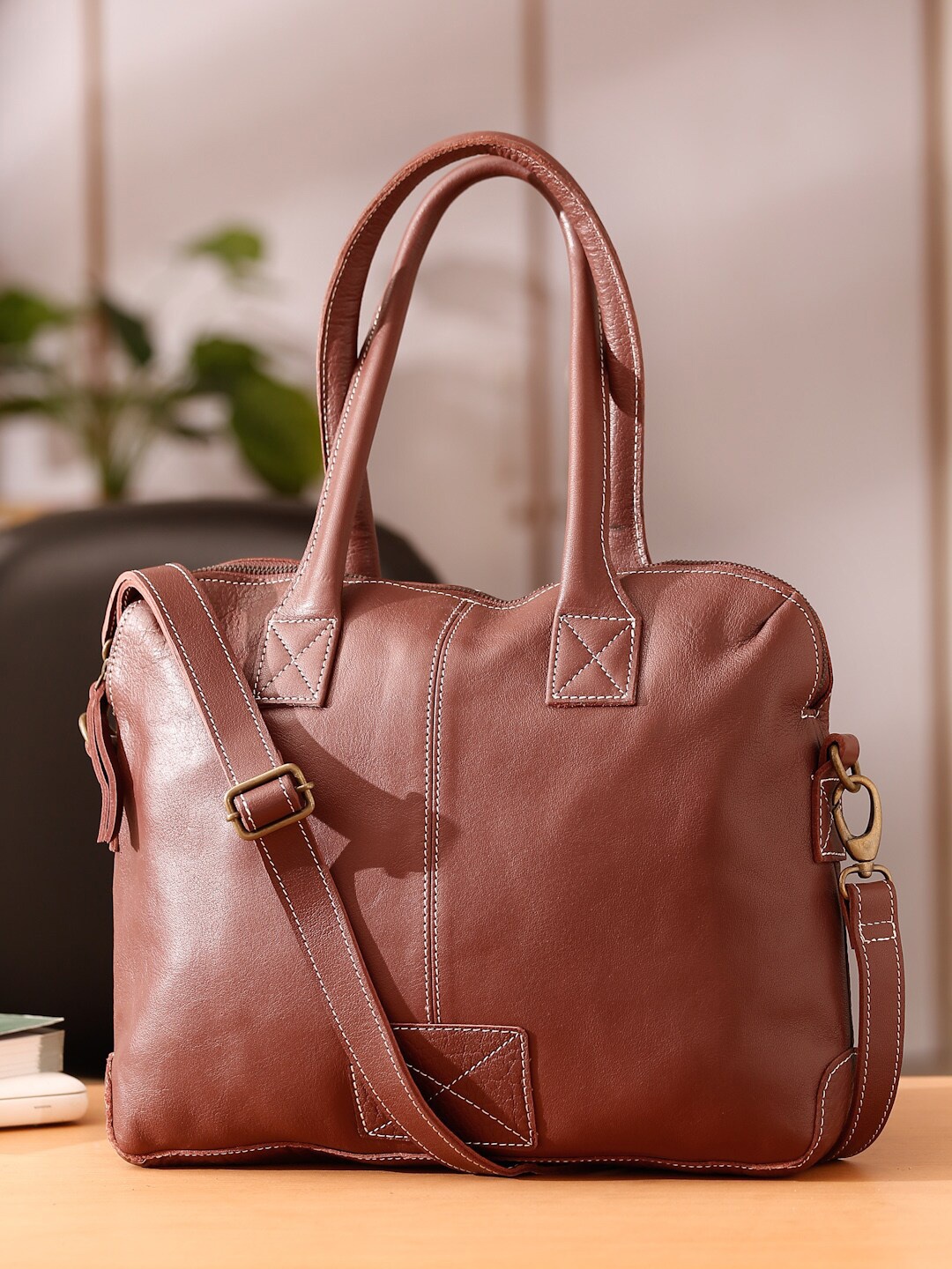 

Suvaska Burgundy Leather Structured Handheld Bag