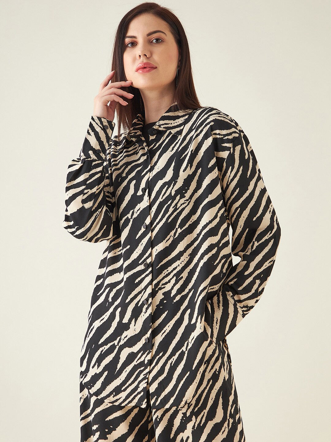 

JUNE & HARRY Women Black Comfort Animal Printed Casual Shirt