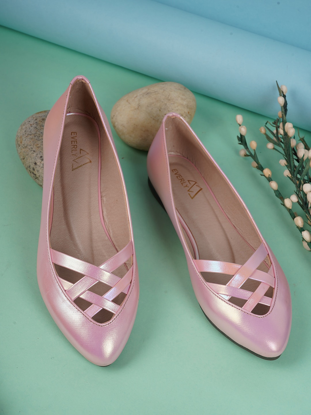 

EVERLY Women Rose Gold Ballerinas with Bows Flats
