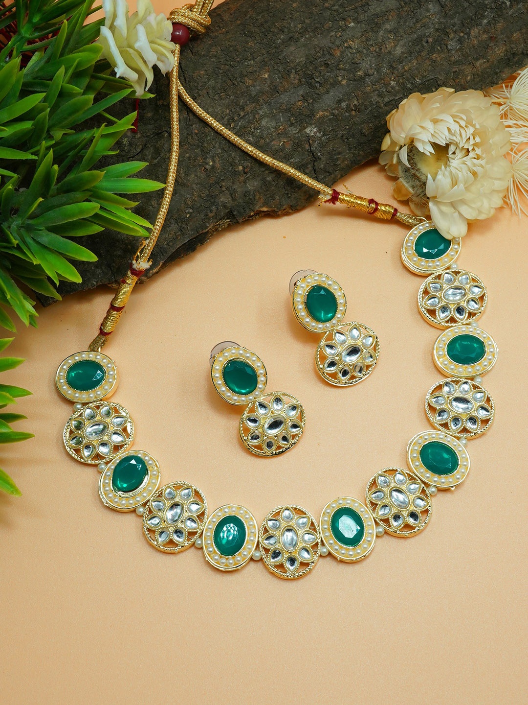 

GRIIHAM Gold-Plated Green Kundan Studded Jewellery Set