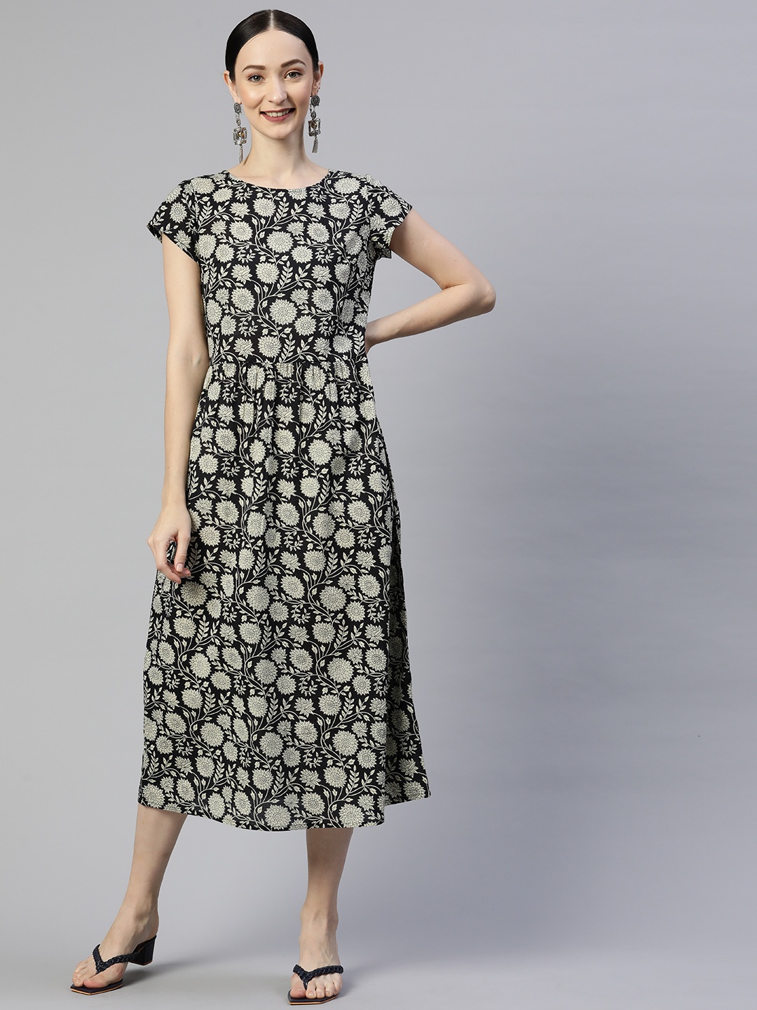 

Popnetic Women Black & Off-White Pure Cotton Floral Print A-Line Ethnic Dress