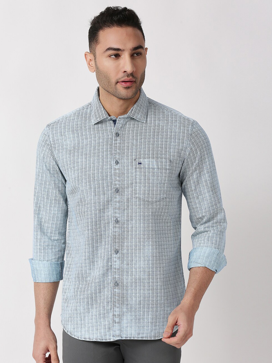 

Basics Men Turquoise Blue Checked Slim Fit Casual Shirt