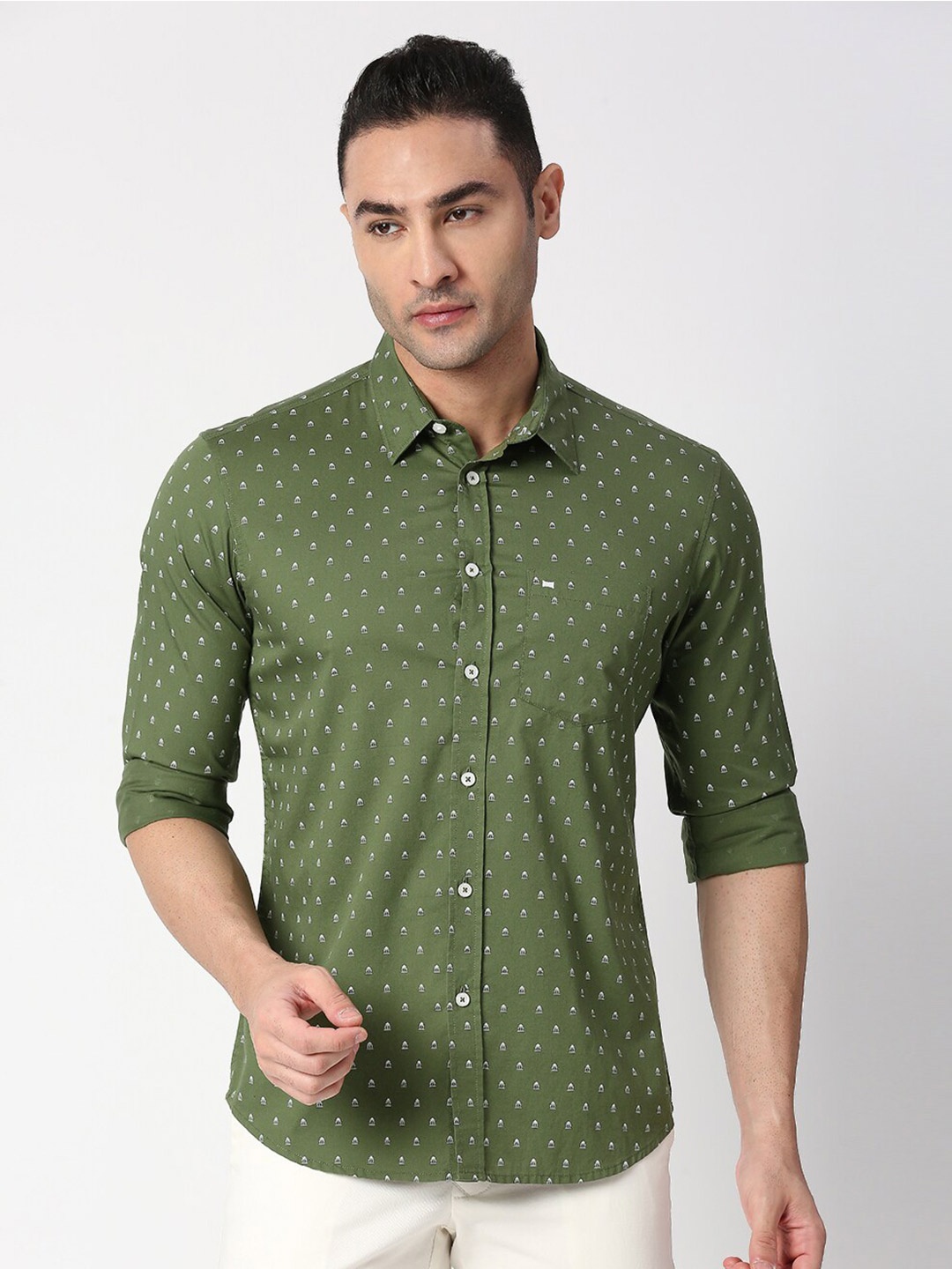 

Basics Men Green Slim Fit Printed Cotton Casual Shirt