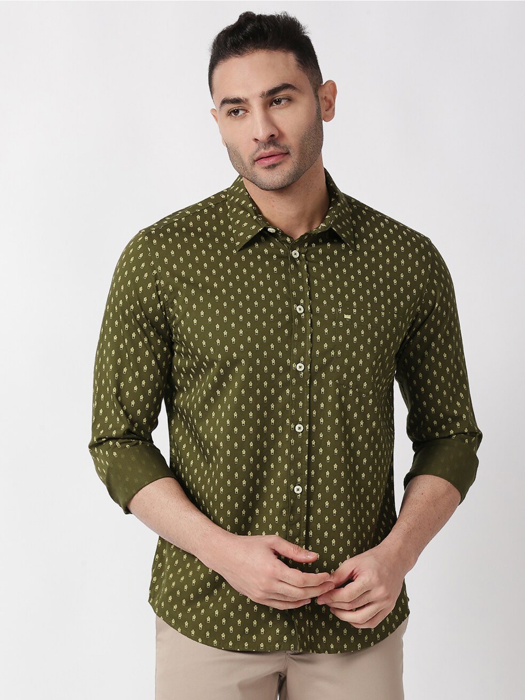 

Basics Men Olive Green Slim Fit Printed Cotton Casual Shirt