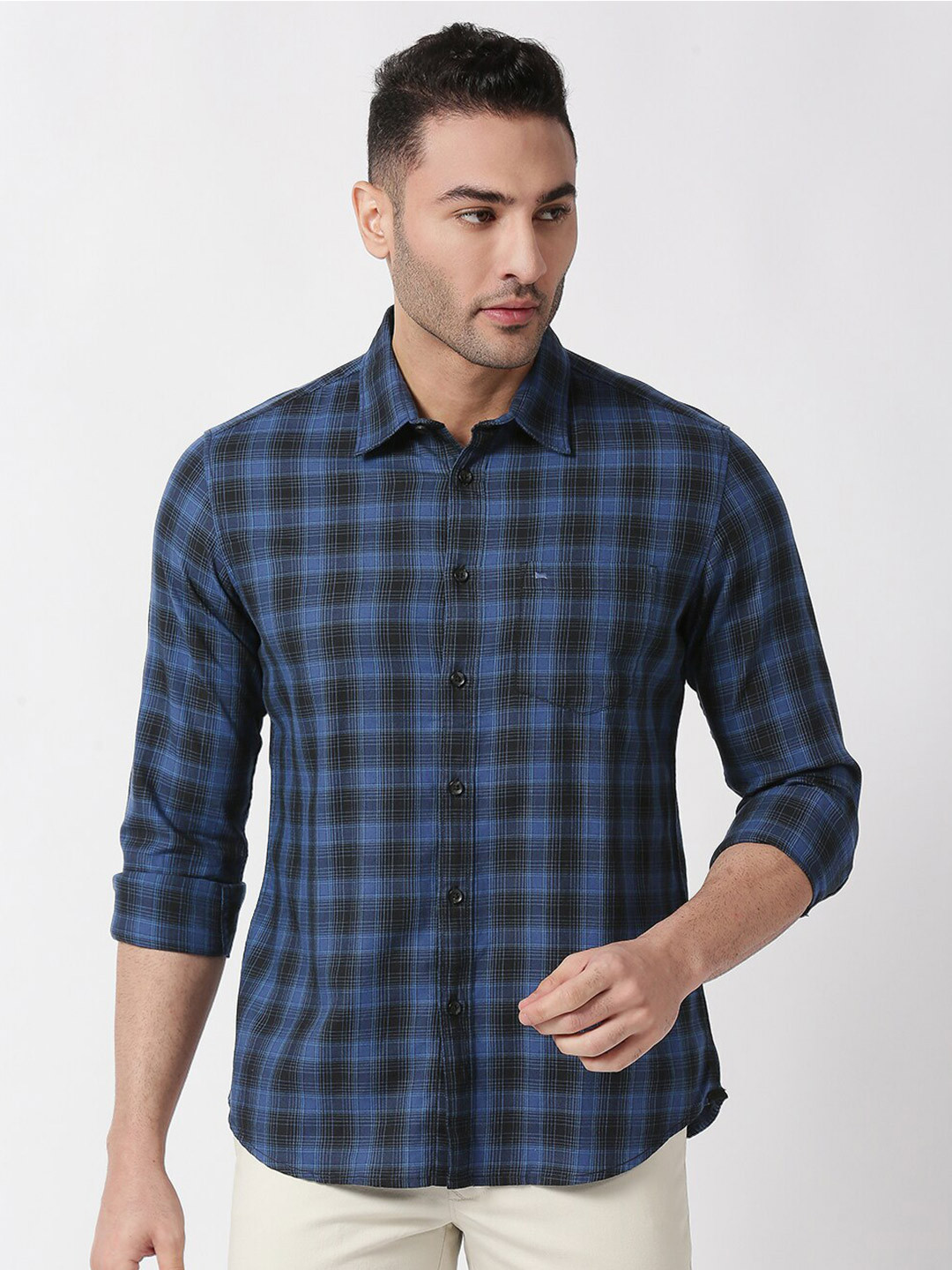 

Basics Men Blue Slim Fit Checked Cotton Casual Shirt