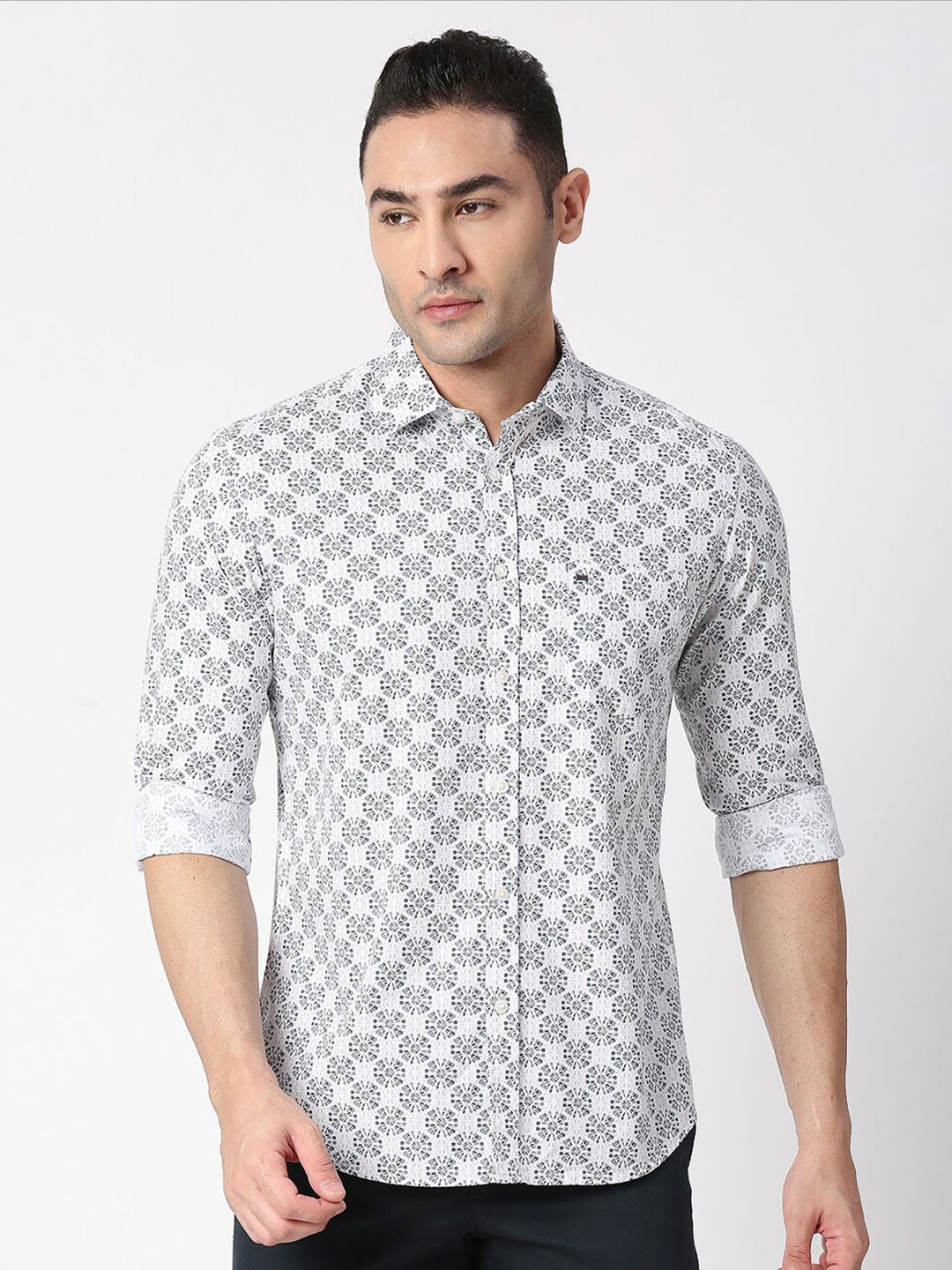 

Basics Men Grey Slim Fit Floral Printed Cotton Casual Shirt