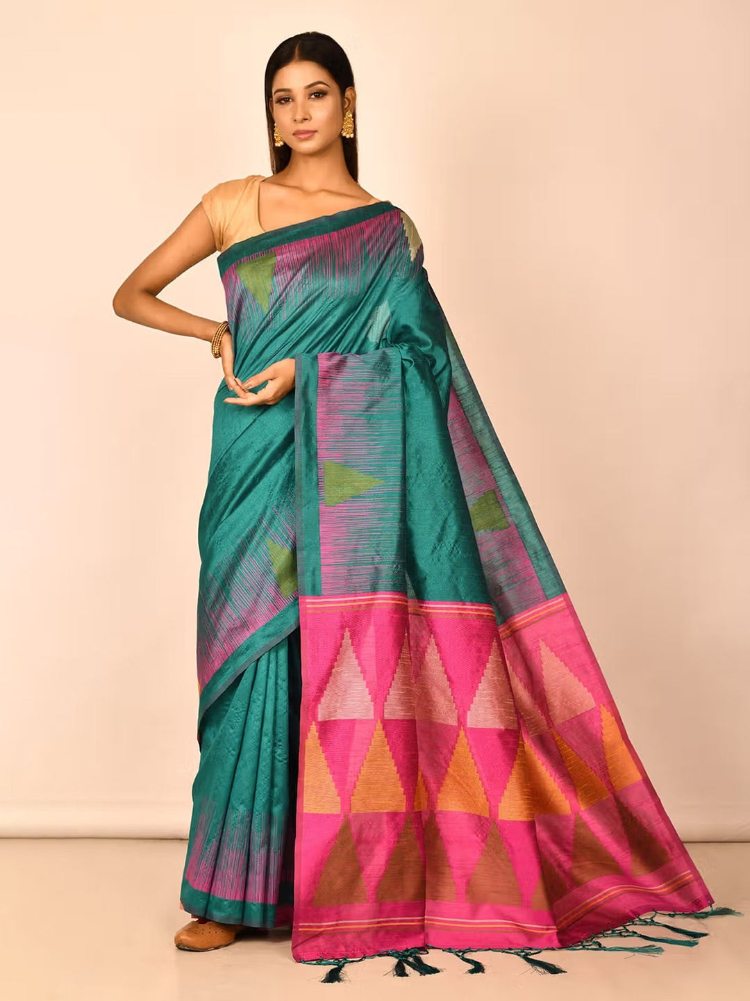 

AYKA CLOTHINGS Teal & Pink Woven Design Ikat Saree