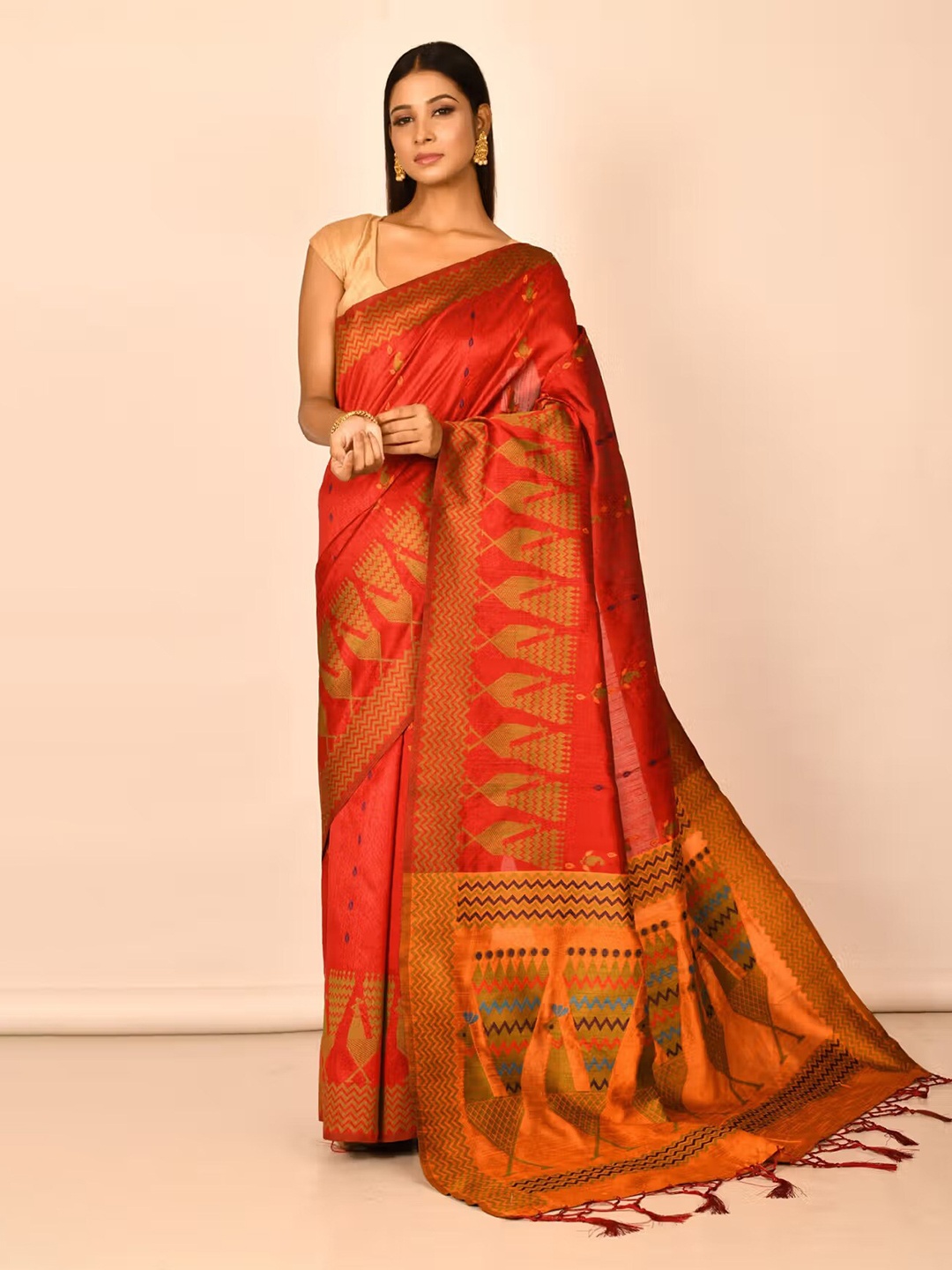 

AYKA CLOTHINGS Red & Gold Woven Design Ikat Saree