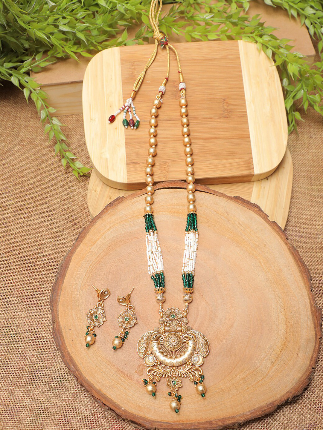 

Swarajshop Green & White Gold-Plated Beaded Jewellery Set