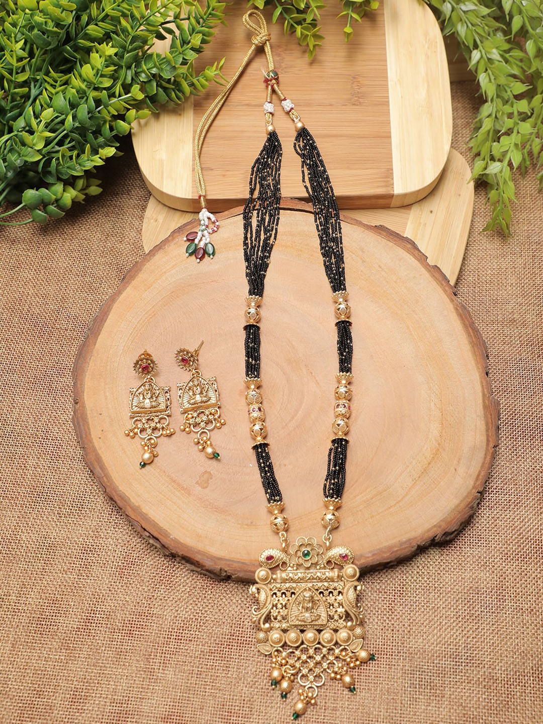 

Swarajshop Green & Black Gold-Plated Beaded Jewellery Set