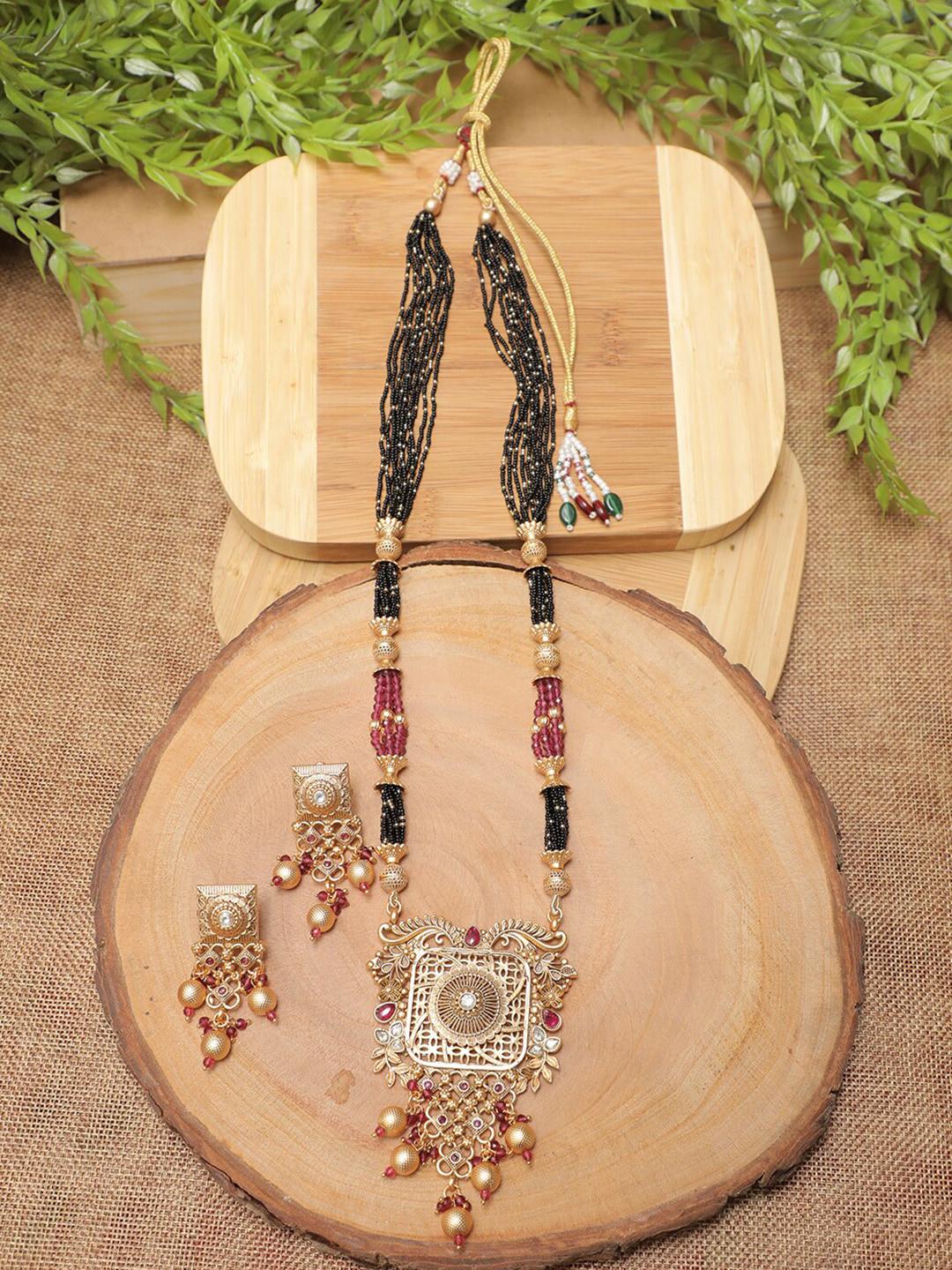 

Swarajshop Black & Maroon Gold-Plated Beaded Jewellery Set