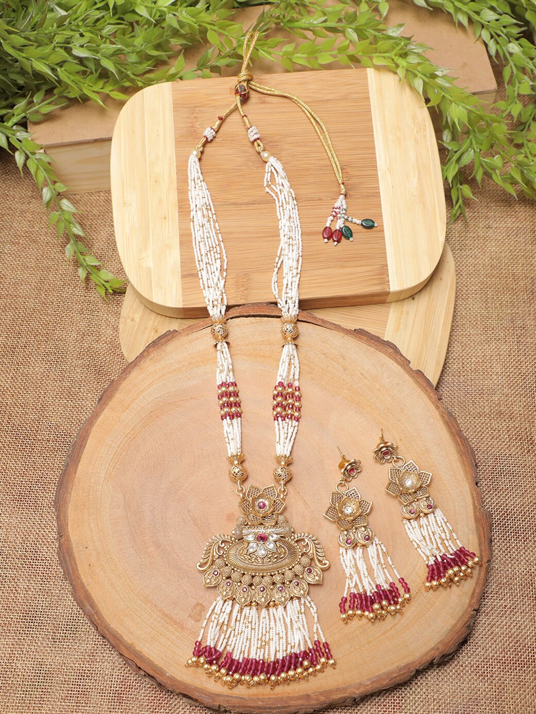 

Swarajshop Maroon & White Gold-Plated Beaded Jewellery Set