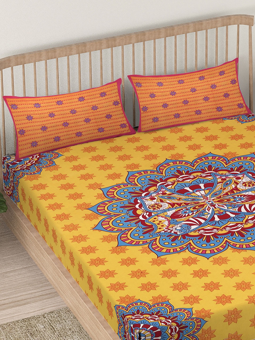 

EK BY EKTA KAPOOR Yellow & Blue Cotton 120 TC King Bedsheet with 2 Pillow Covers