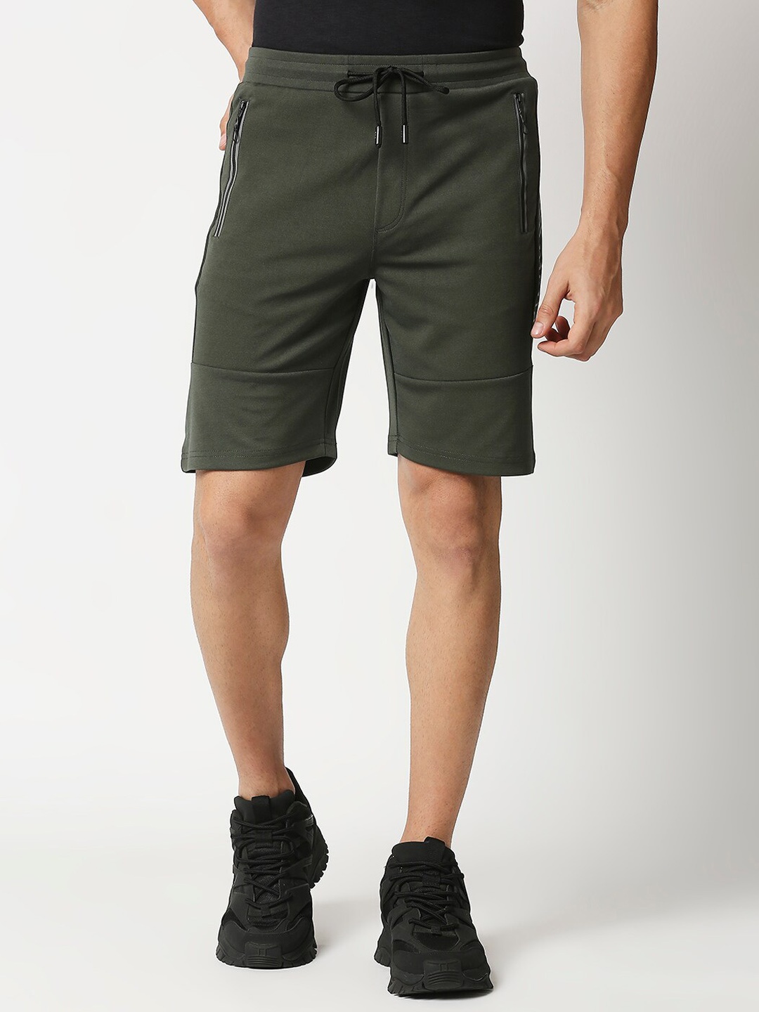 

Manaca Men Green Regular Fit Outdoor Sports Shorts