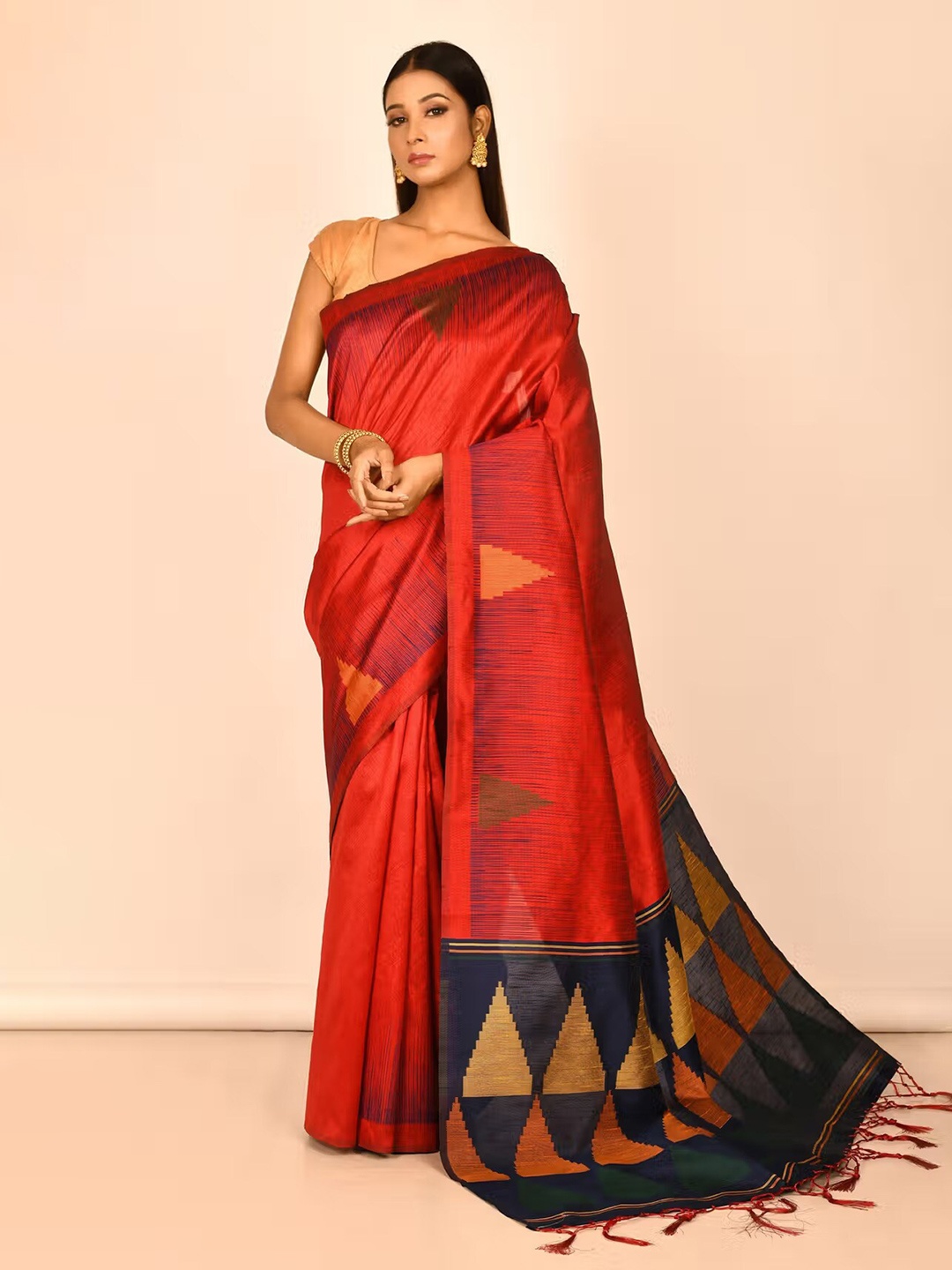 

AYKA CLOTHINGS Maroon & Navy Blue Woven Design Ikat Saree