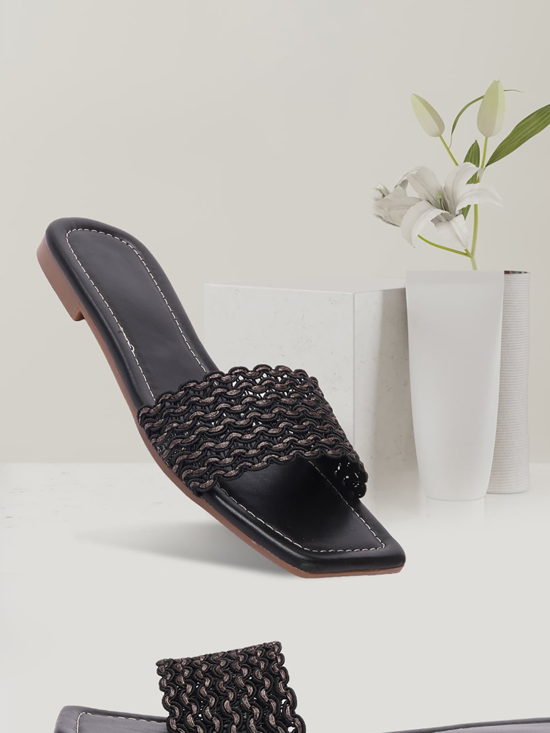 

FASHIMO Women Black Open Toe Flats