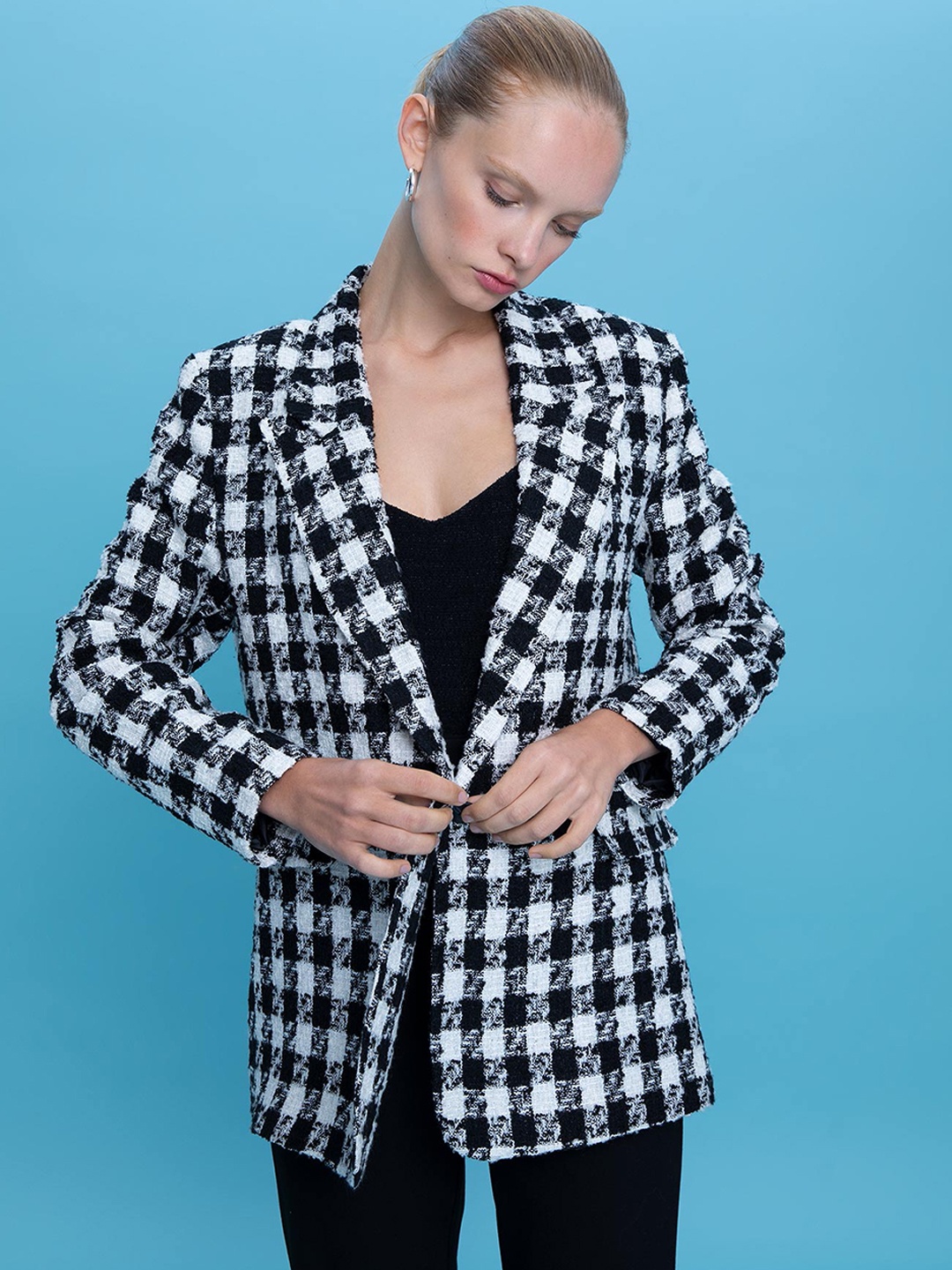 

DeFacto Women Black & White Checked Single-Breasted Blazer