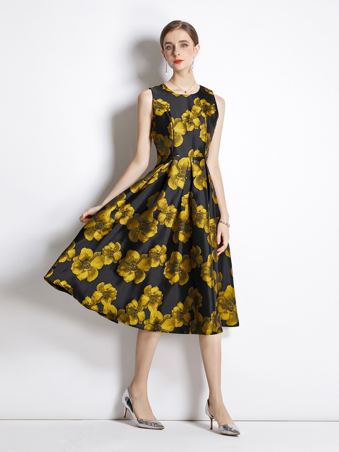 

JC Collection Black & Gold-Toned Floral Midi Dress