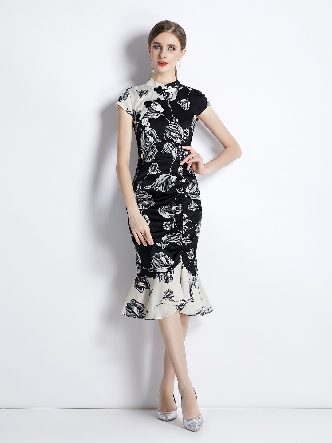 

JC Collection Black & Cream-Coloured Floral Sheath Dress