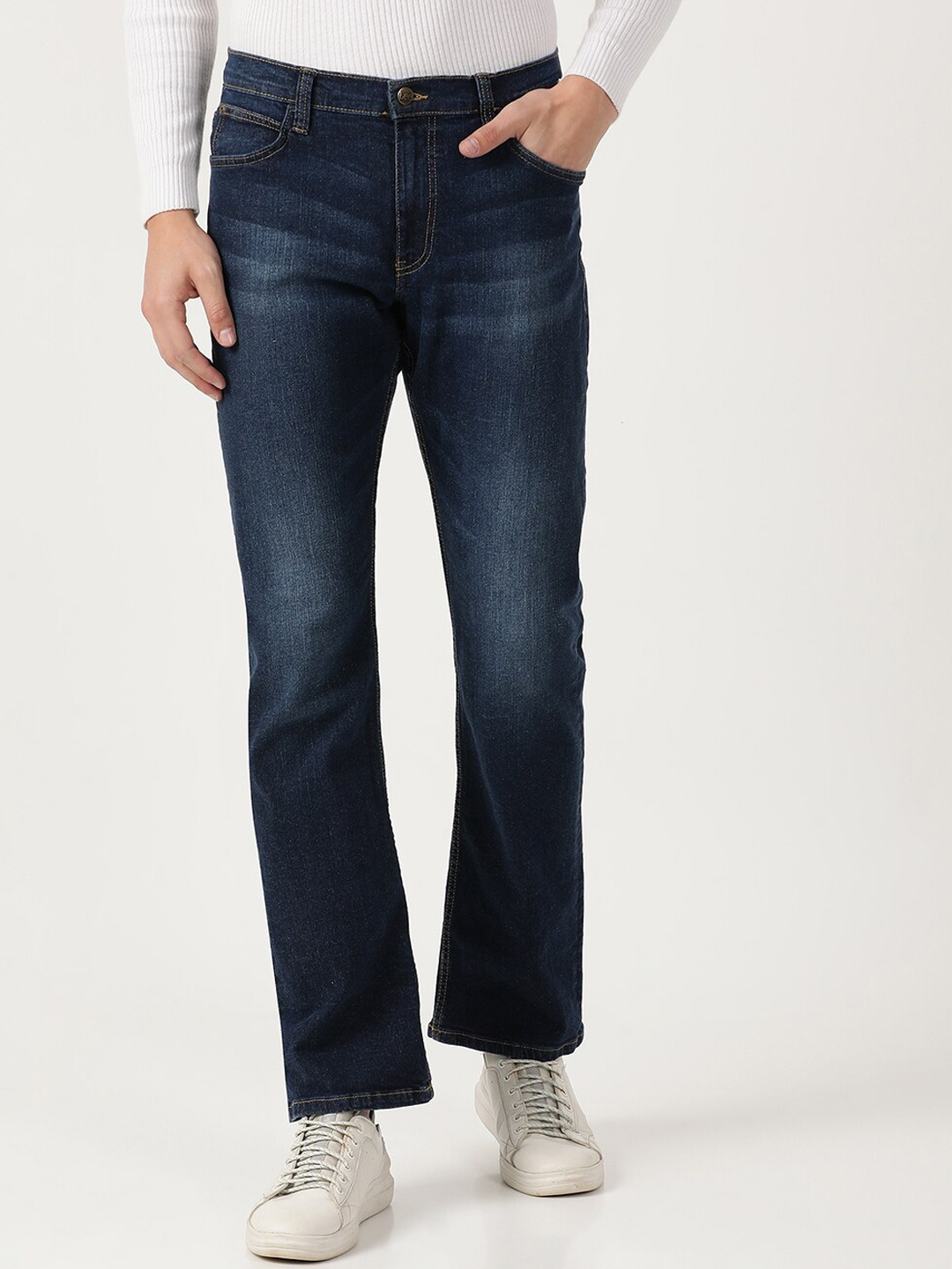 

Lee Men Blue Rodeo Slim Fit Low Distress Light Fade Stretchable Jeans