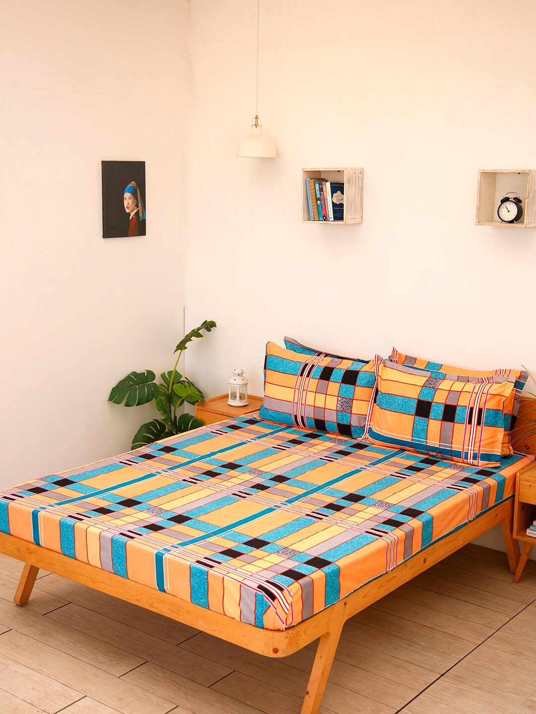 

Ariana Orange & Blue Geometric 144 TC Queen Bedsheet with 2 Pillow Covers