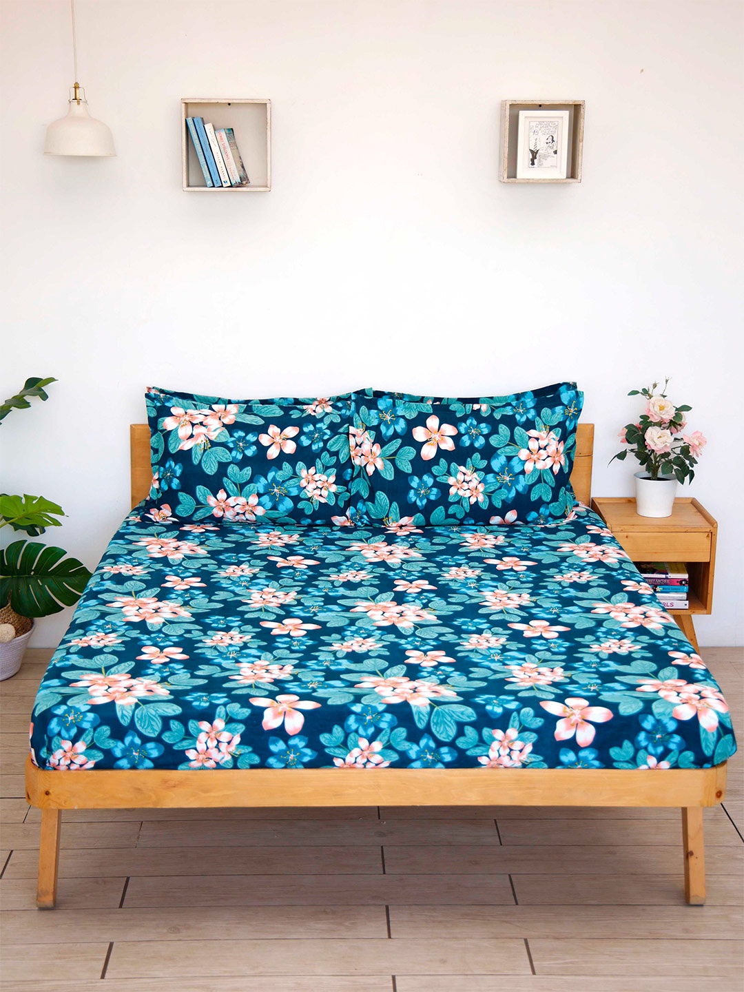 

Ariana Navy Blue & Pink Floral 144 TC Queen Bedsheet with 2 Pillow Covers