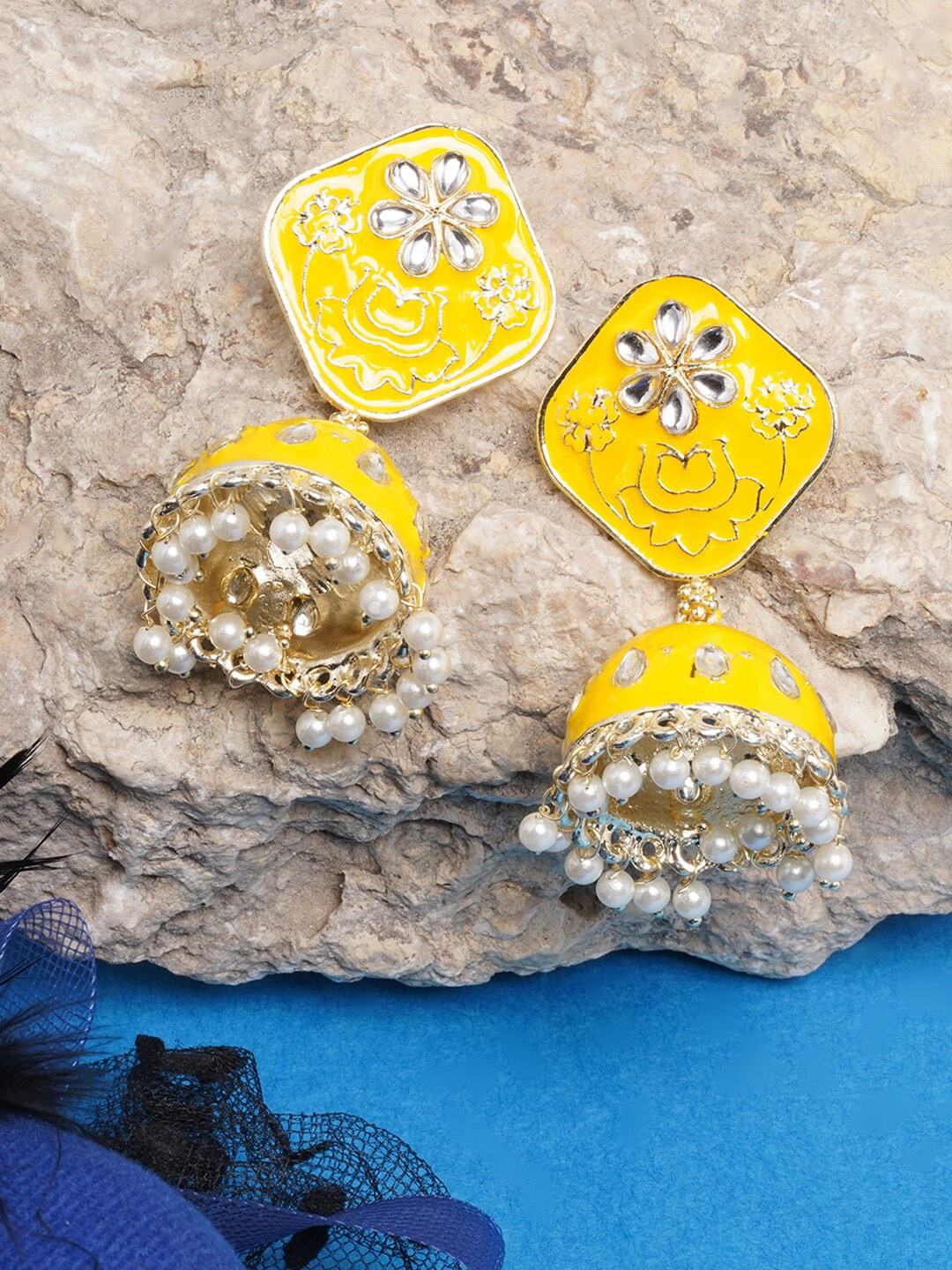 

DIVA WALK Yellow & White Gold-Plated Kundan Dome Shaped Jhumkas Earrings