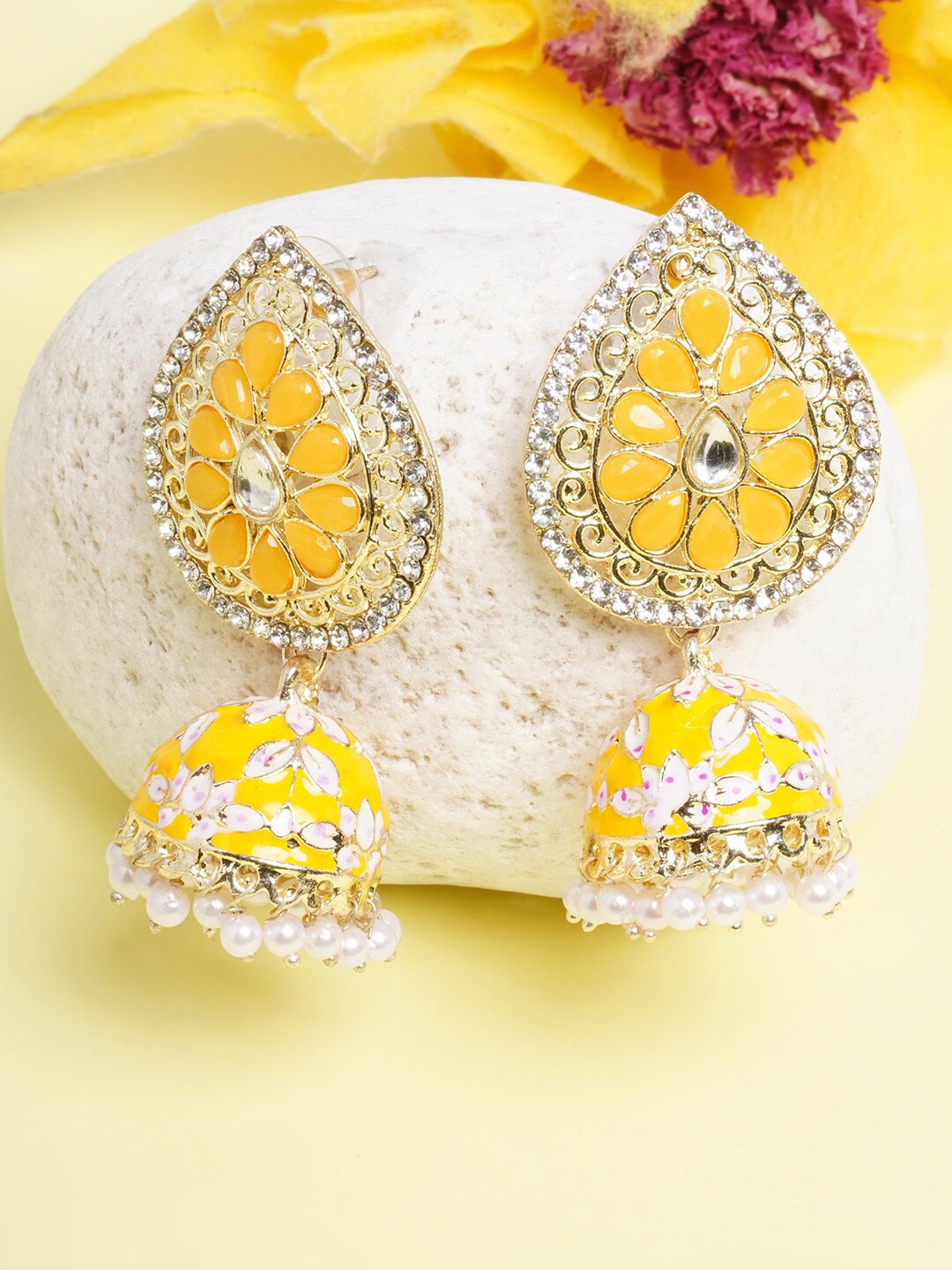 

DIVA WALK Yellow & White Gold-Plated Kundan Dome Shaped Jhumkas Earrings