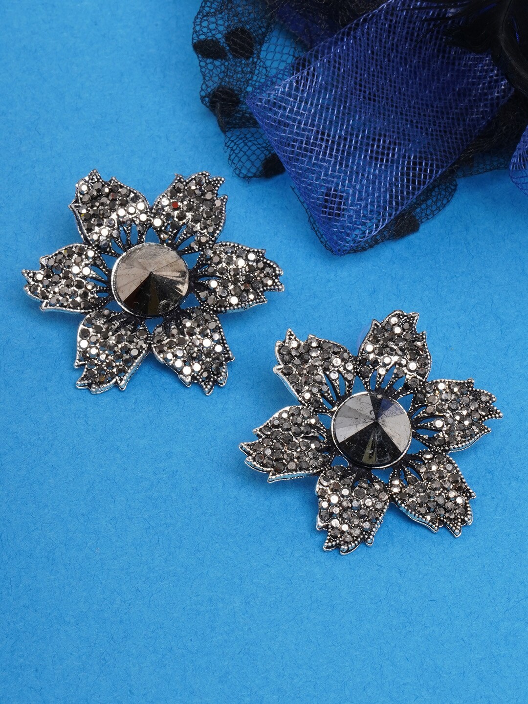 

DIVA WALK Black & Silver-Plated Floral Drop Earrings