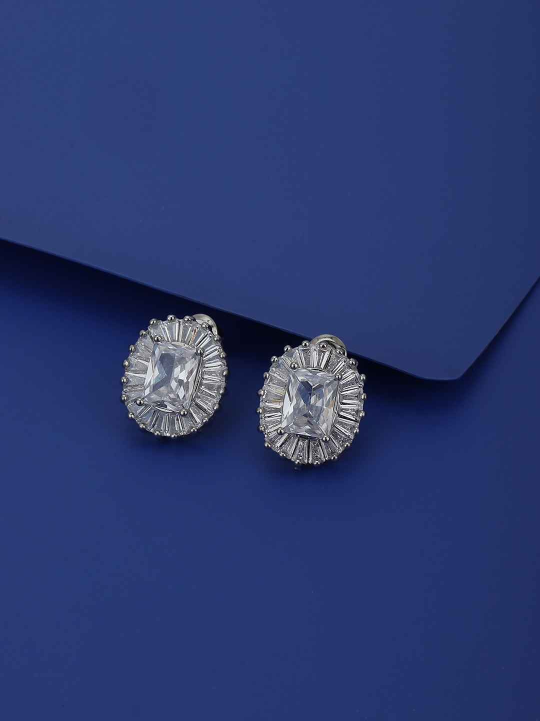 

Carlton London Women Silver-Toned Oval Studs Earrings
