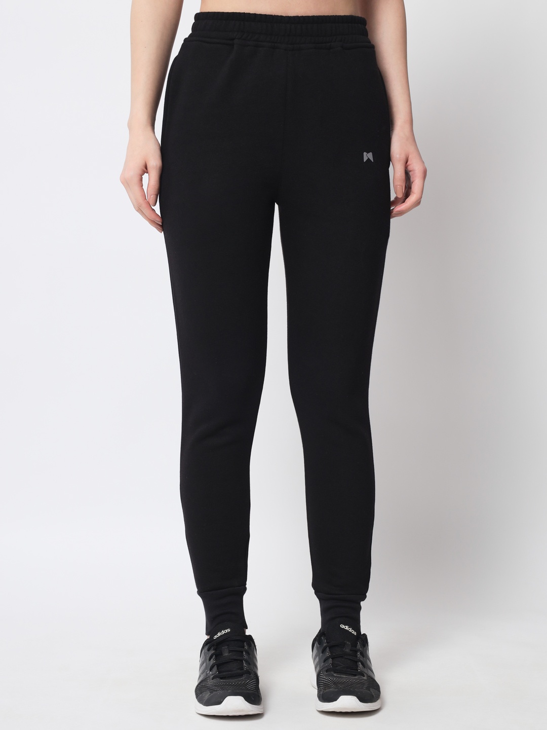 

MUSCLE TORQUE Women Black Solid Regular Fit Joggers