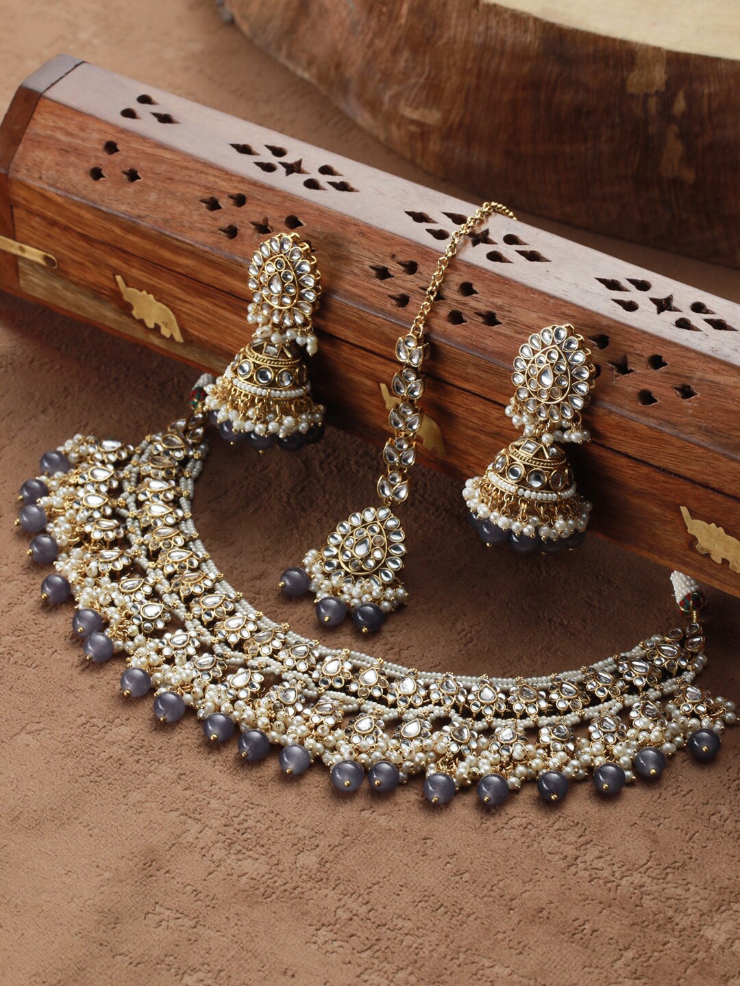 

Priyaasi Gold-Plated Grey & White Kundan-Studded & Beaded Jewellery Set