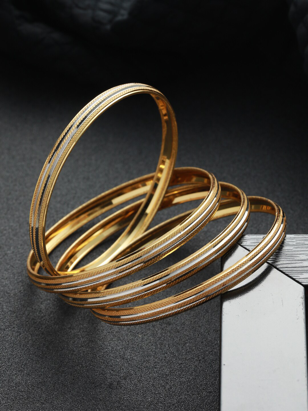 

Priyaasi Set Of 4 Gold-Plated Solid Bangle